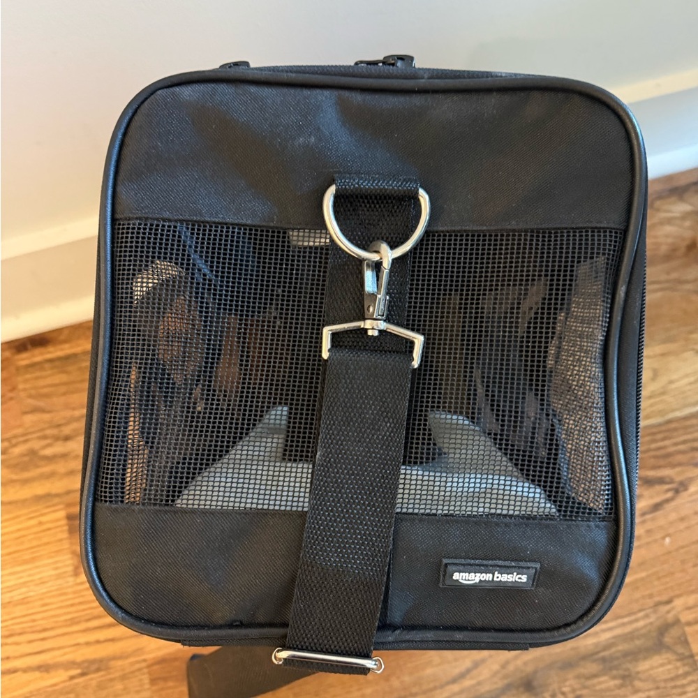 Pet Carrier by Amazon Basics Brand - Black - Picture 4 of 6